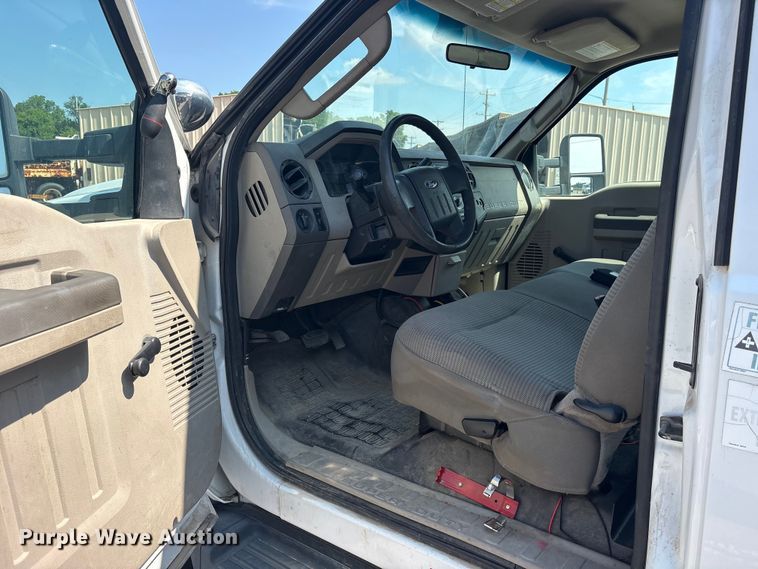 image for item FB8809 2009 Ford F550 bucket truck
