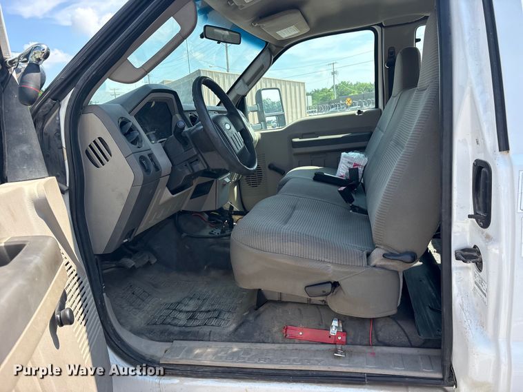 image for item FB8809 2009 Ford F550 bucket truck