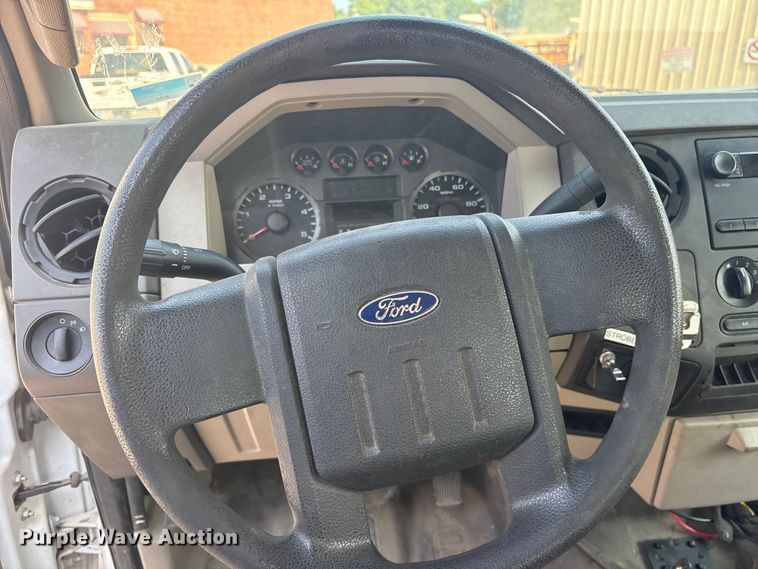 image for item FB8809 2009 Ford F550 bucket truck