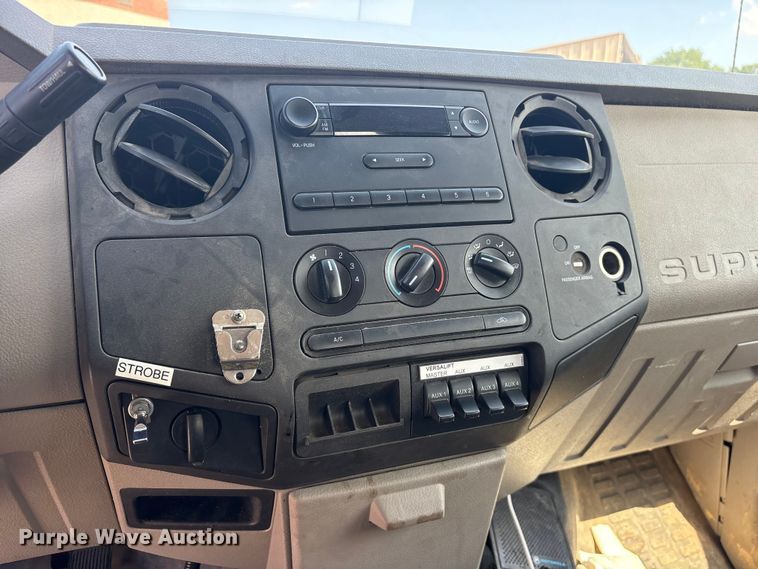 image for item FB8809 2009 Ford F550 bucket truck