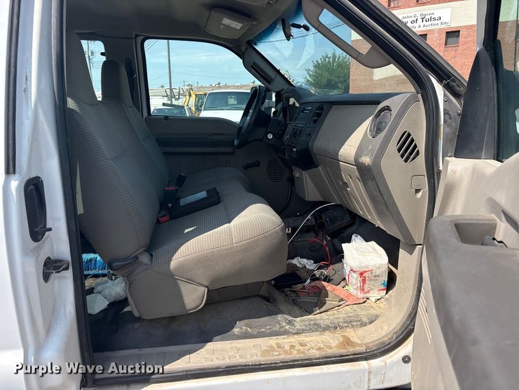 image for item FB8809 2009 Ford F550 bucket truck