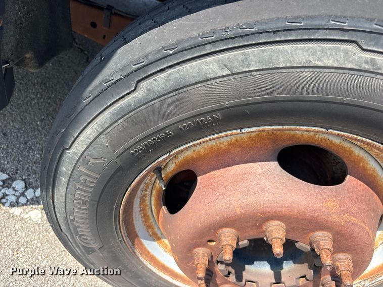 image for item FB8809 2009 Ford F550 bucket truck