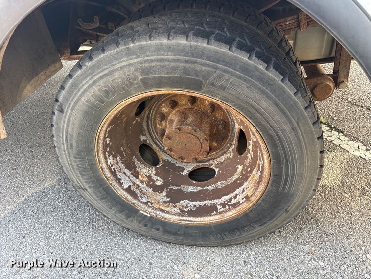 image for item FB8809 2009 Ford F550 bucket truck