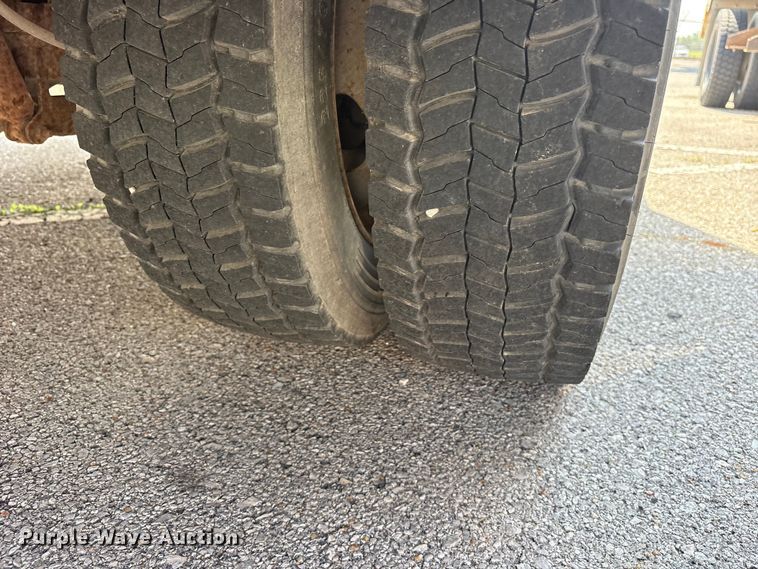 image for item FB8809 2009 Ford F550 bucket truck
