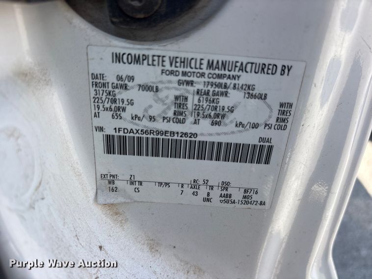 image for item FB8809 2009 Ford F550 bucket truck