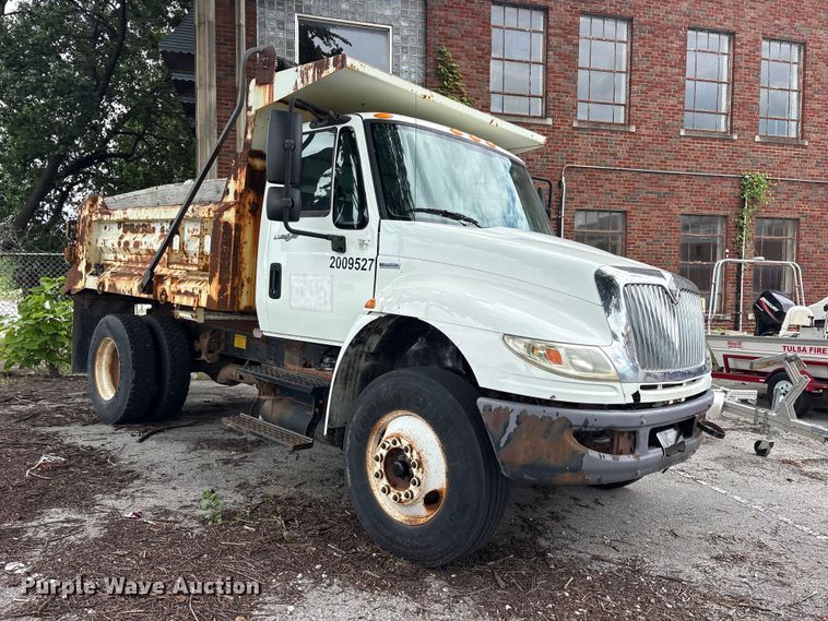 image for item FB8812 2009 International DuraStar 4400 dump truck