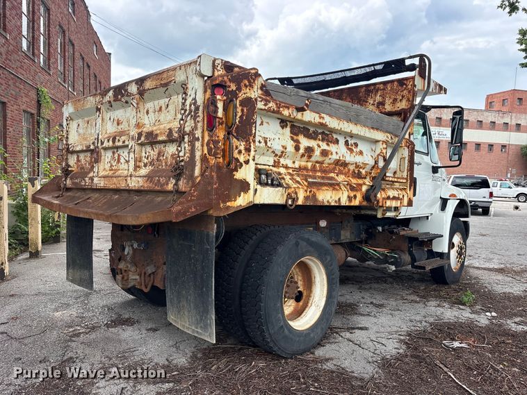image for item FB8812 2009 International DuraStar 4400 dump truck