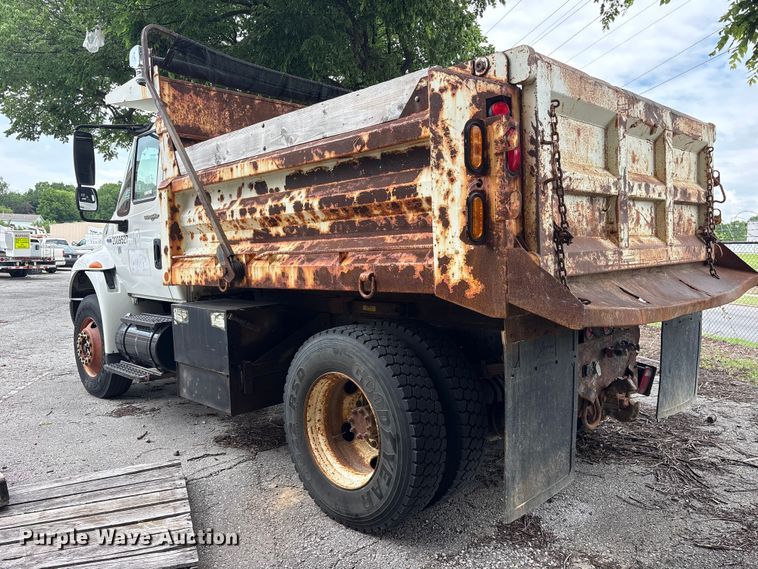 image for item FB8812 2009 International DuraStar 4400 dump truck