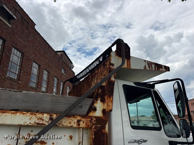 image for item FB8812 2009 International DuraStar 4400 dump truck