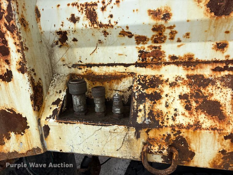 image for item FB8812 2009 International DuraStar 4400 dump truck