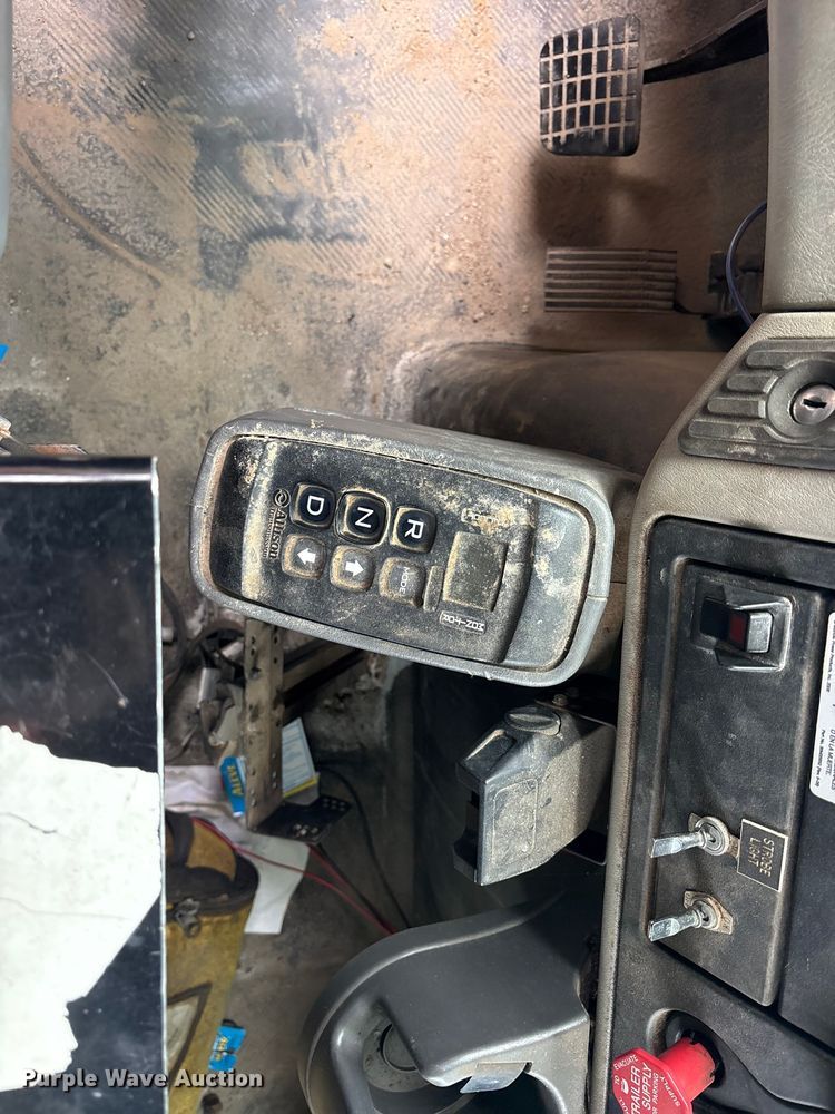 image for item FB8812 2009 International DuraStar 4400 dump truck