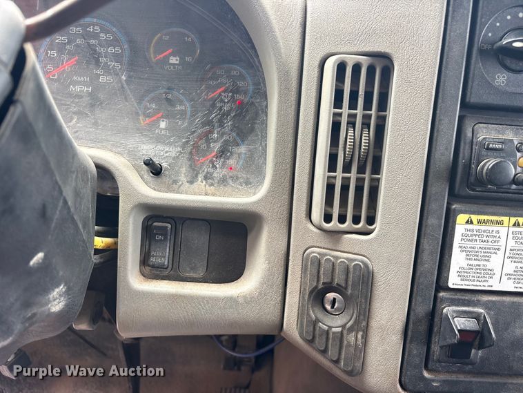 image for item FB8812 2009 International DuraStar 4400 dump truck
