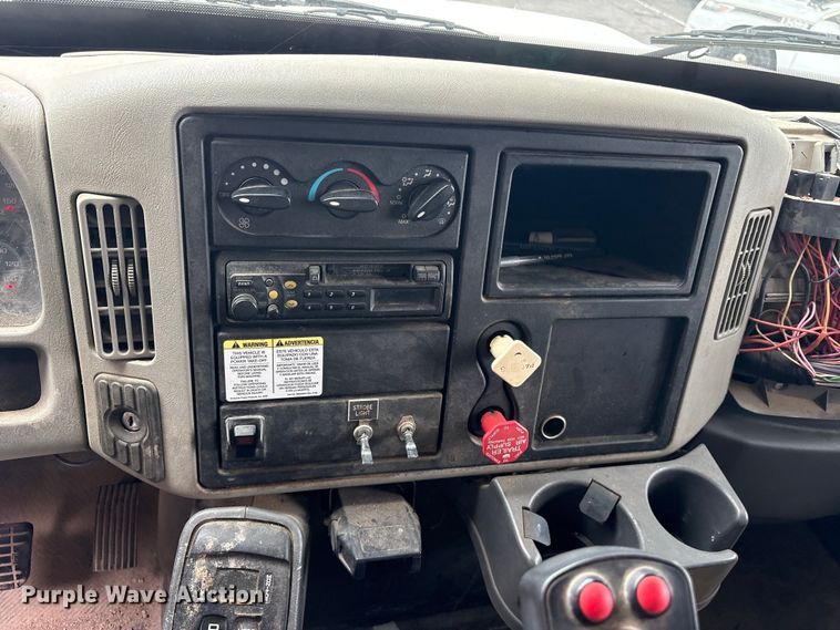 image for item FB8812 2009 International DuraStar 4400 dump truck