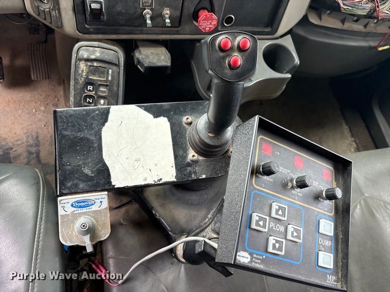 image for item FB8812 2009 International DuraStar 4400 dump truck