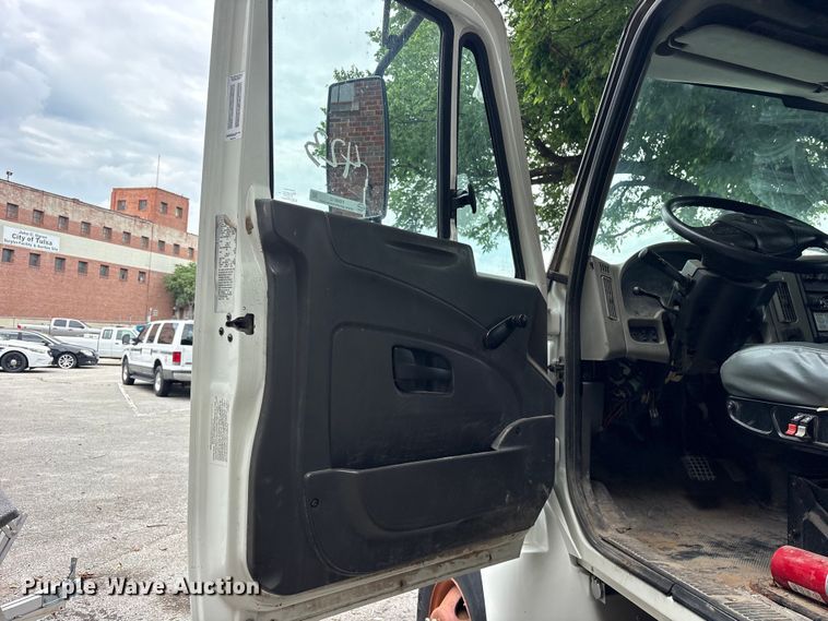 image for item FB8812 2009 International DuraStar 4400 dump truck