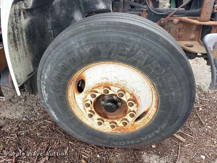 image for item FB8812 2009 International DuraStar 4400 dump truck