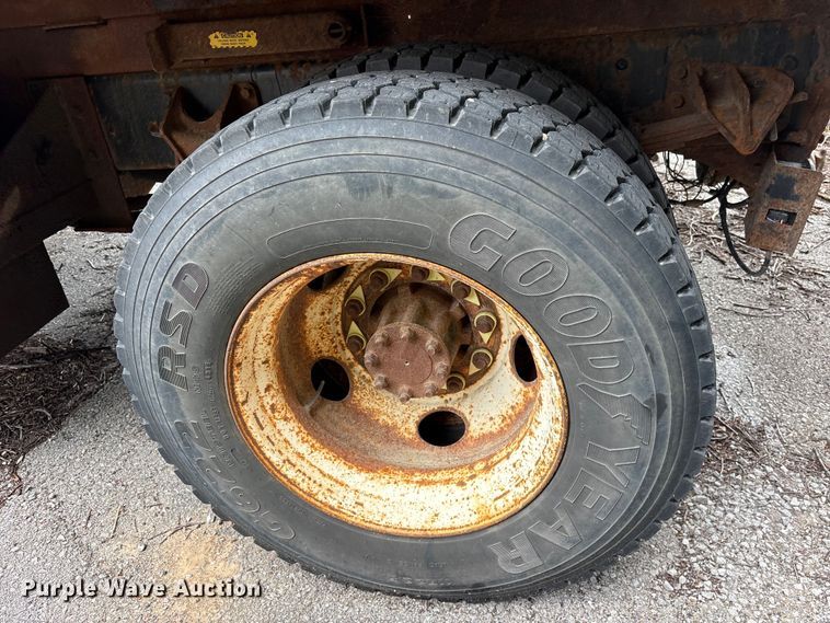 image for item FB8812 2009 International DuraStar 4400 dump truck