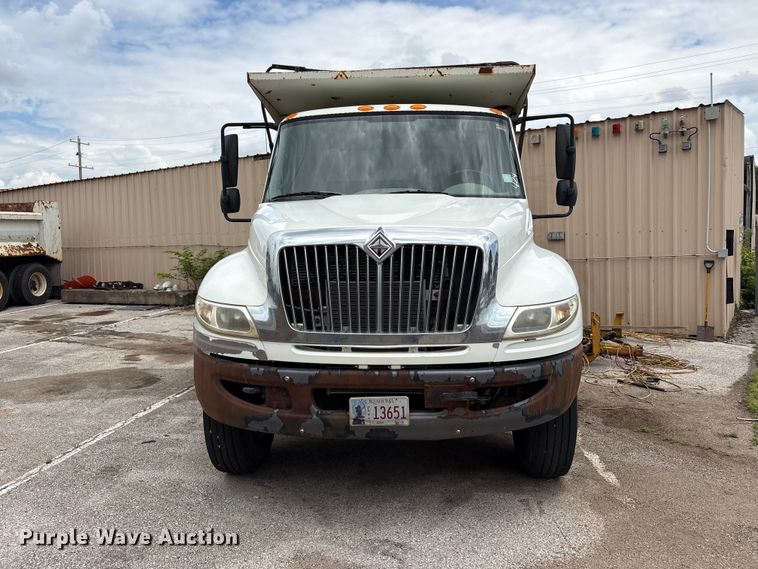 image for item FB8813 2009 International DuraStar 4400 dump truck