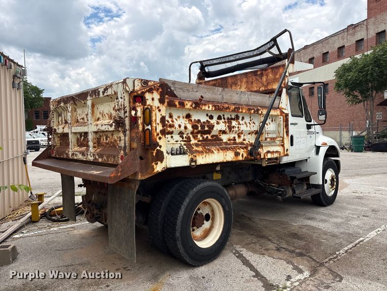 image for item FB8813 2009 International DuraStar 4400 dump truck