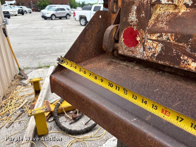 image for item FB8813 2009 International DuraStar 4400 dump truck