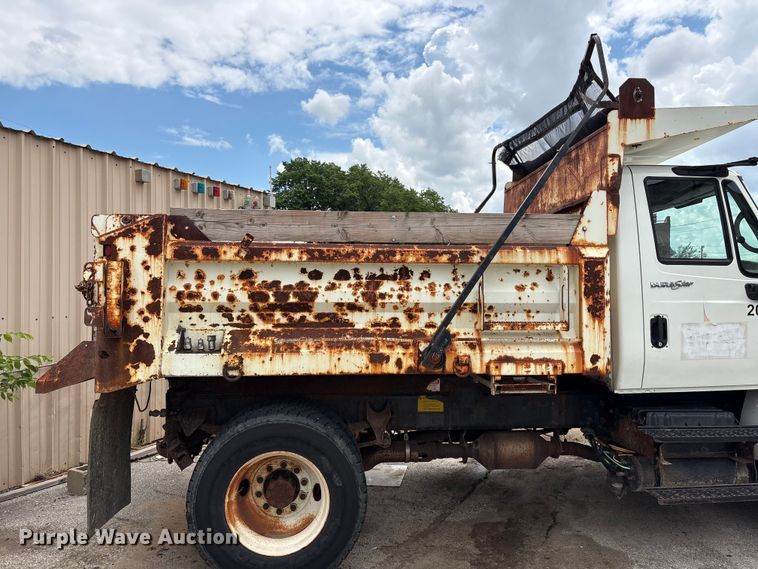 image for item FB8813 2009 International DuraStar 4400 dump truck