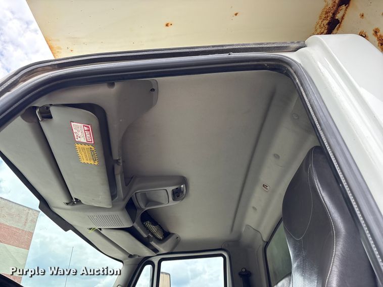 image for item FB8813 2009 International DuraStar 4400 dump truck