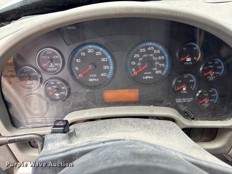 image for item FB8813 2009 International DuraStar 4400 dump truck