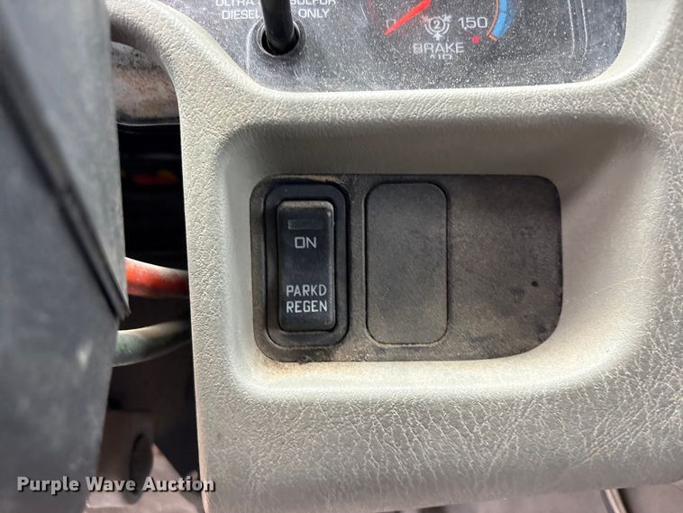 image for item FB8813 2009 International DuraStar 4400 dump truck