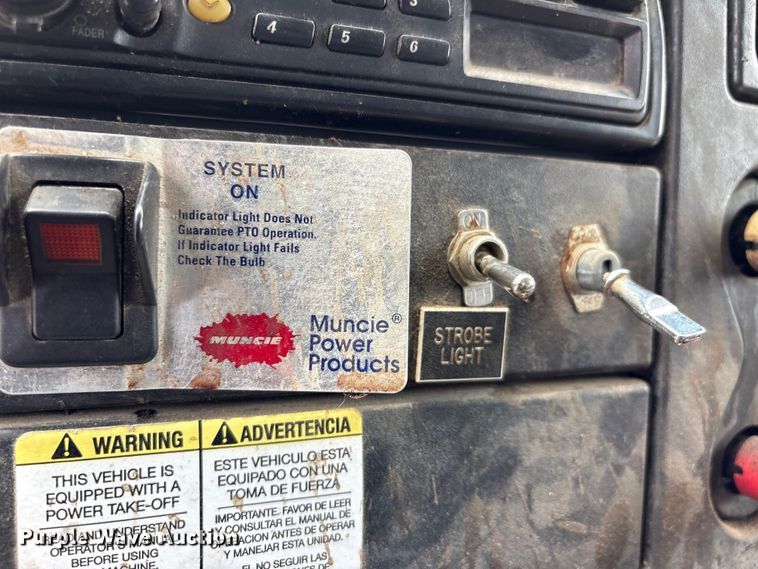 image for item FB8813 2009 International DuraStar 4400 dump truck