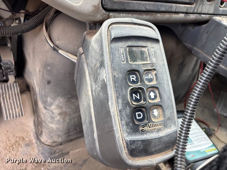 image for item FB8813 2009 International DuraStar 4400 dump truck