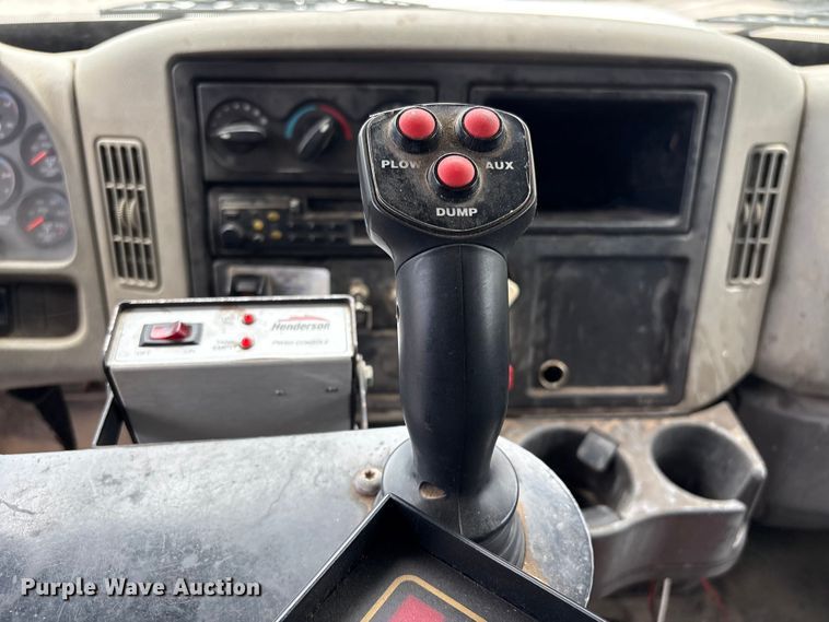 image for item FB8813 2009 International DuraStar 4400 dump truck
