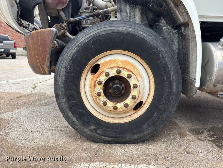 image for item FB8813 2009 International DuraStar 4400 dump truck