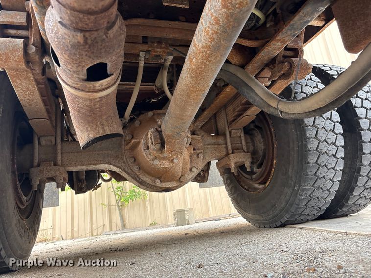 image for item FB8813 2009 International DuraStar 4400 dump truck