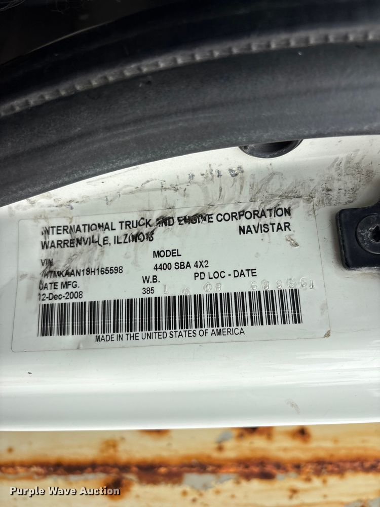 image for item FB8813 2009 International DuraStar 4400 dump truck