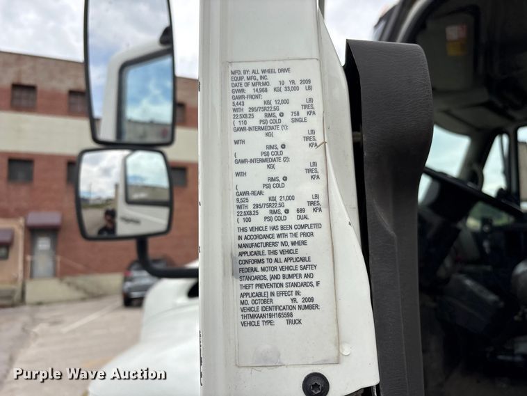 image for item FB8813 2009 International DuraStar 4400 dump truck