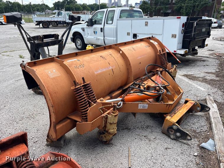 image for item FB8818 2005 Wausau R3610H snow plow