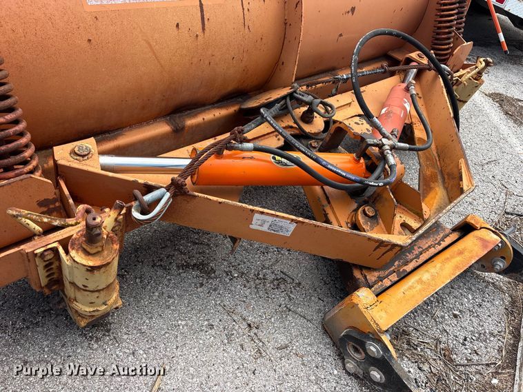image for item FB8818 2005 Wausau R3610H snow plow