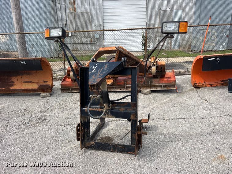 image for item FB8819 2005 Wausau R3610H snow plow