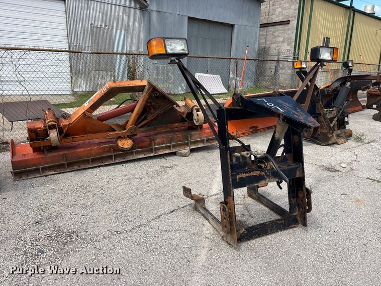image for item FB8819 2005 Wausau R3610H snow plow
