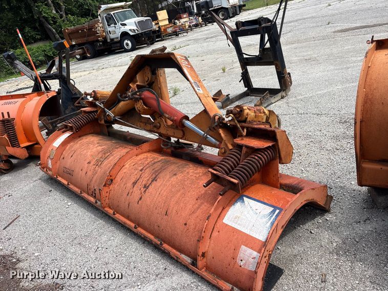 image for item FB8819 2005 Wausau R3610H snow plow