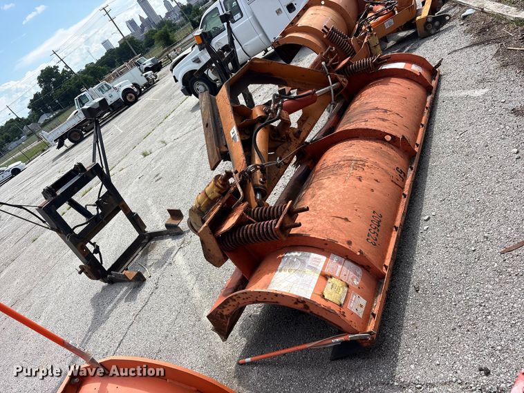 image for item FB8819 2005 Wausau R3610H snow plow