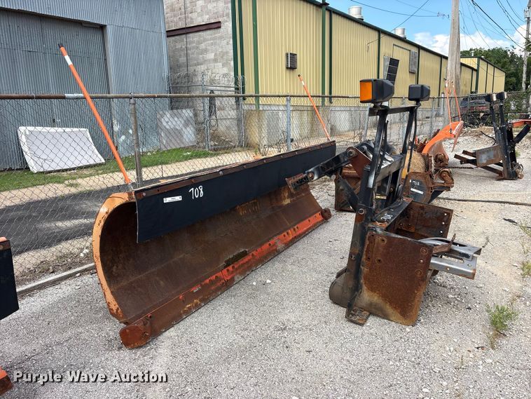 image for item FB8820 2004 Wausau R3610H snow plow
