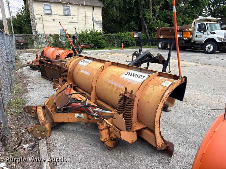image for item FB8820 2004 Wausau R3610H snow plow
