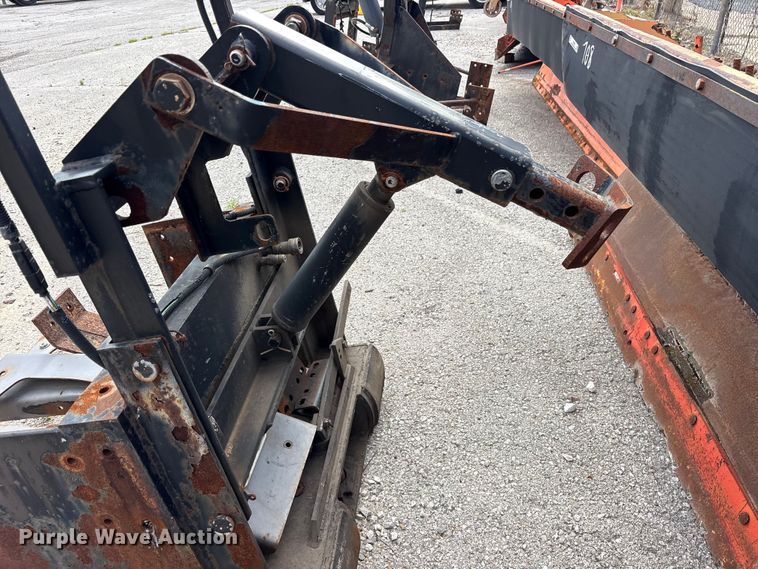 image for item FB8820 2004 Wausau R3610H snow plow