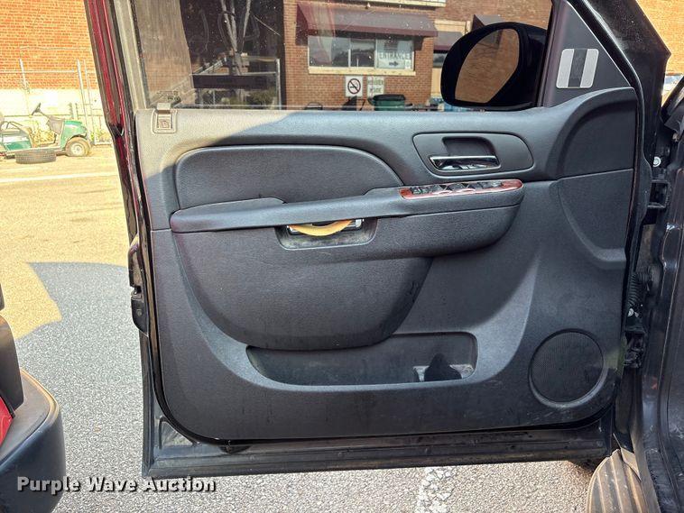 image for item FB8822 2012 Chevrolet Tahoe SUV