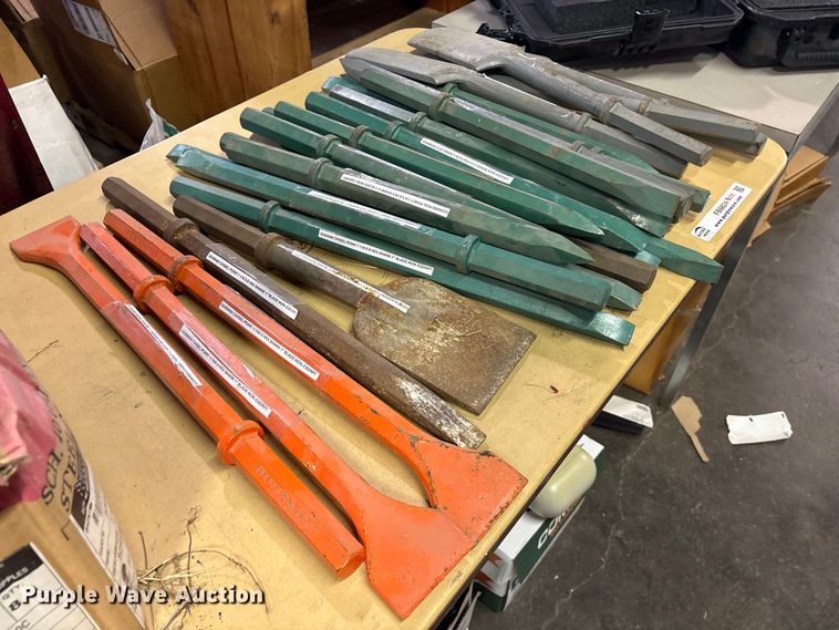 image for item FB8824 Approximately 26 asphalt cutters/ blades