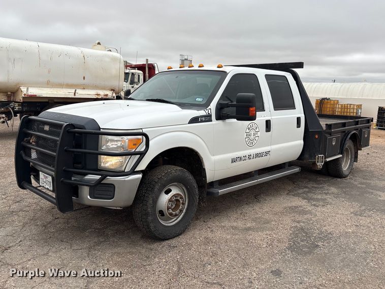 2014 Ford F350 Super Duty Crew Cab flatbed pickup truck