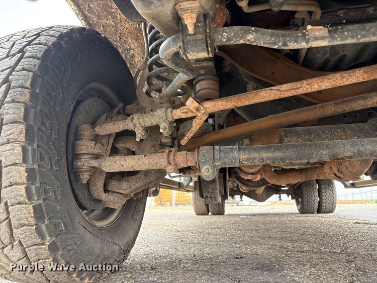 image for item FC2223 2014 Ford F350 Super Duty Crew Cab flatbed pickup truck