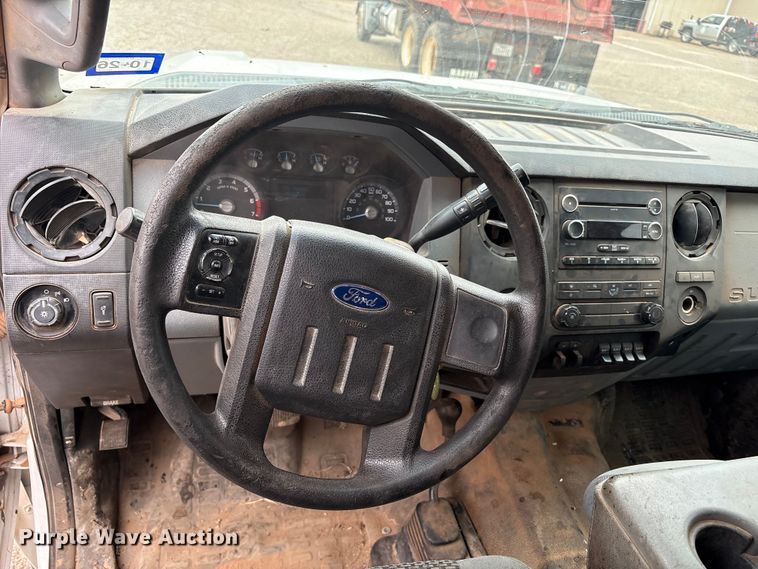 image for item FC2223 2014 Ford F350 Super Duty Crew Cab flatbed pickup truck