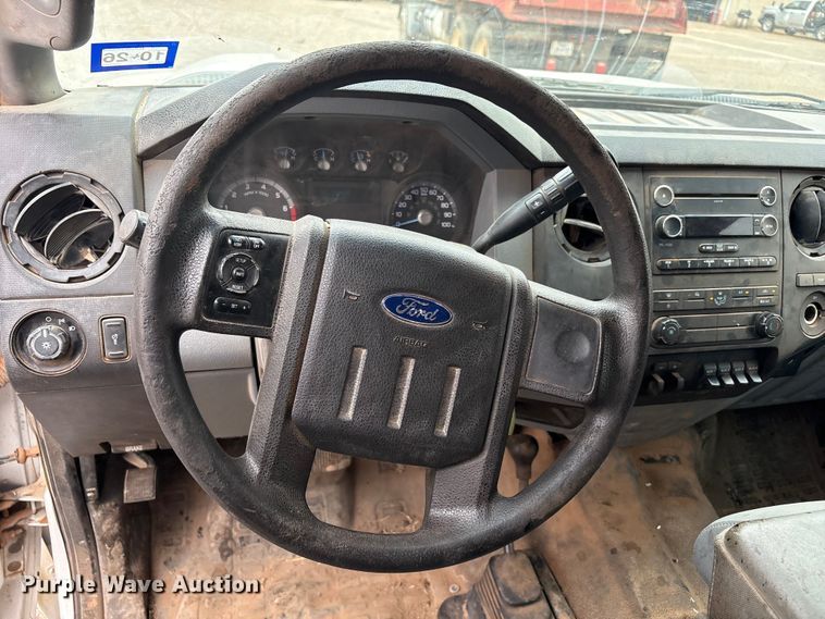 image for item FC2223 2014 Ford F350 Super Duty Crew Cab flatbed pickup truck